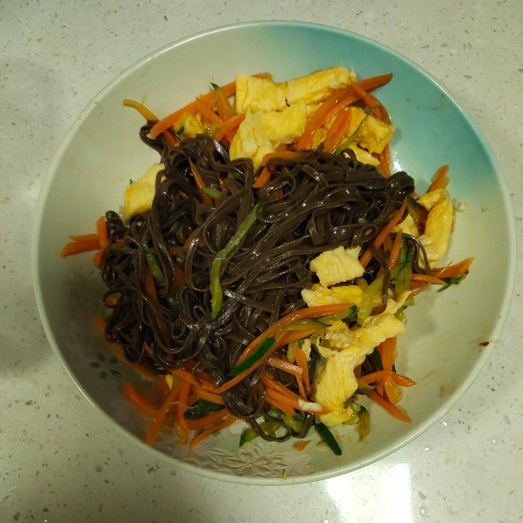 凉拌荞麦面
