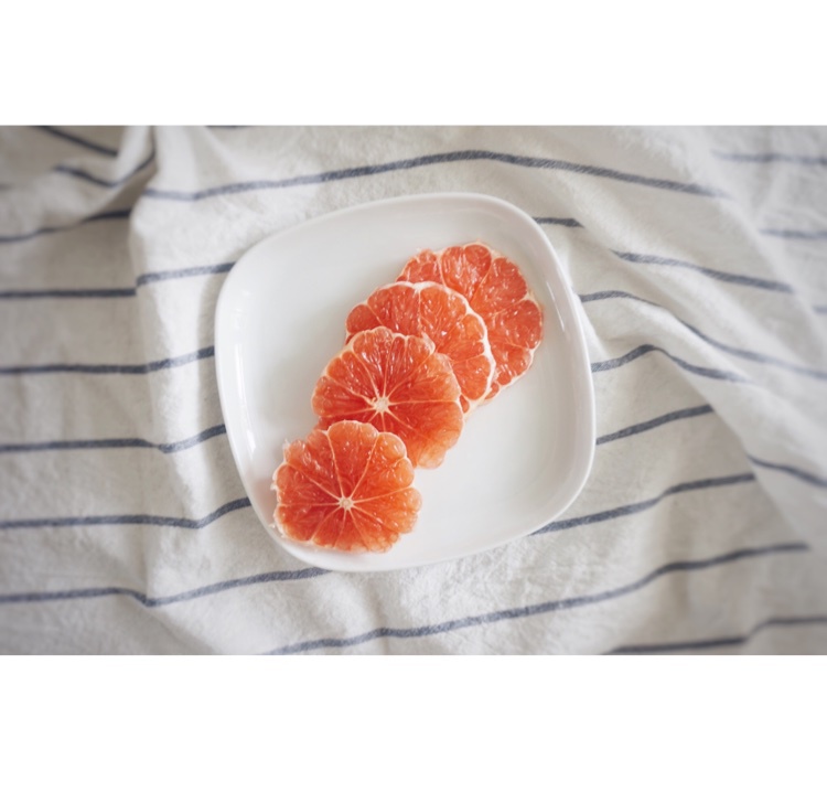 不伤手安全系数极高小孩子都可放心用的勺子1分钟剥脐橙法