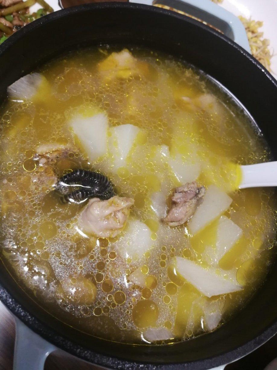 山药炖鸡汤