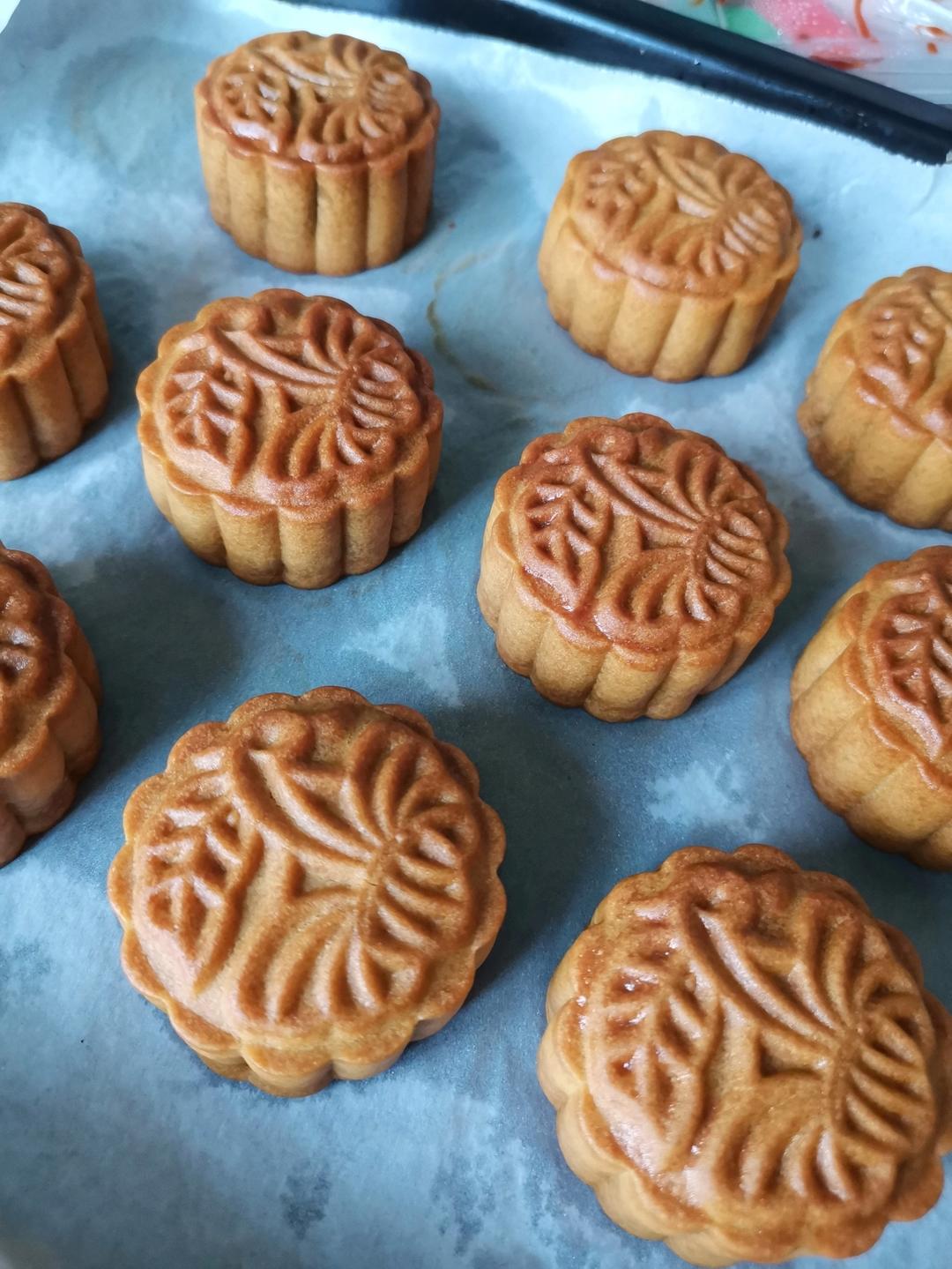 广式月饼—蛋黄莲蓉月饼