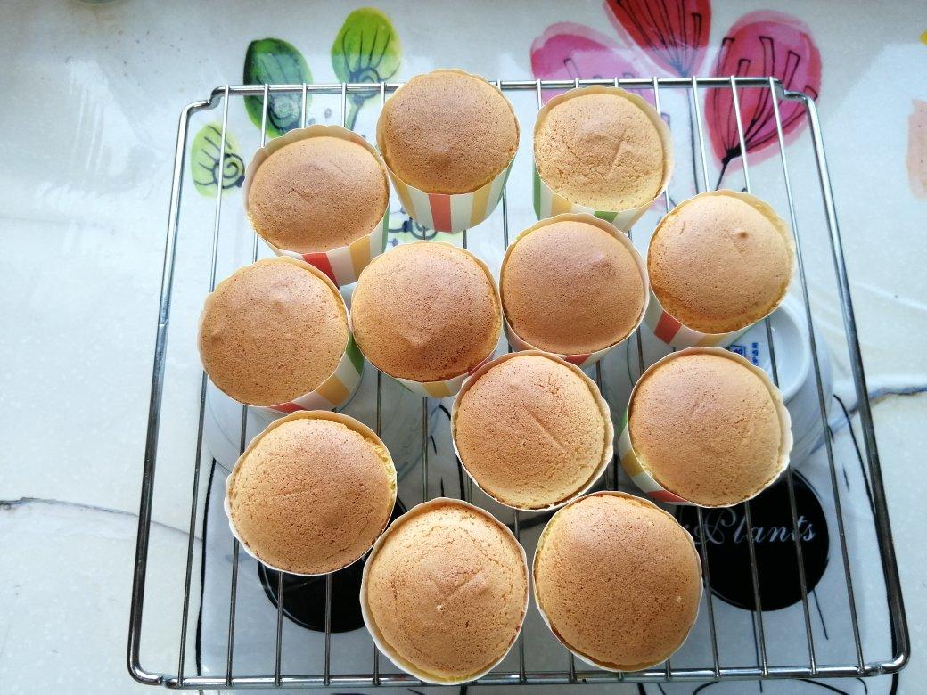 纸杯蛋糕 8寸戚风蛋糕的量