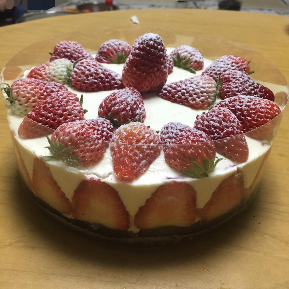 草莓酸奶慕斯（8寸）