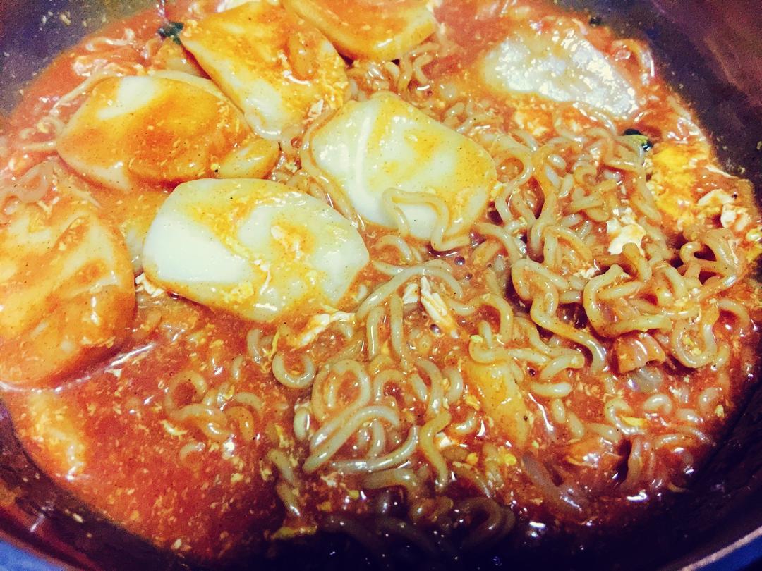 超简版年糕拉面的做法