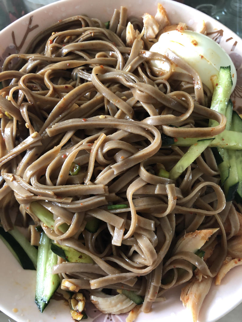 beckyc做的快手减脂餐爆好吃的凉拌鸡丝荞麦面