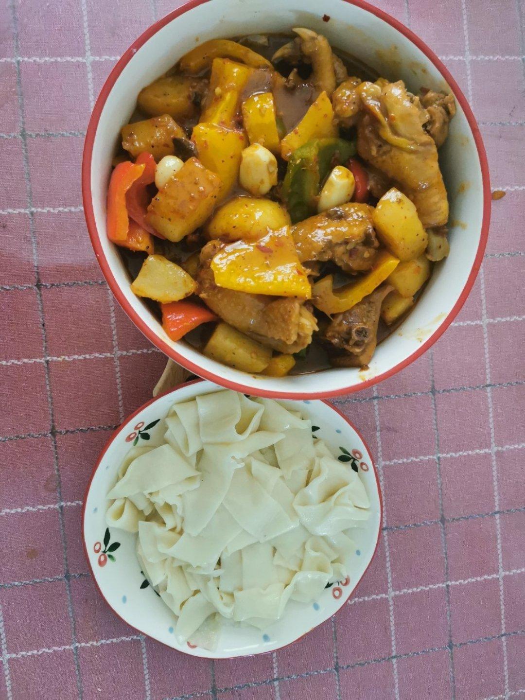 家常大盘鸡加手擀宽面