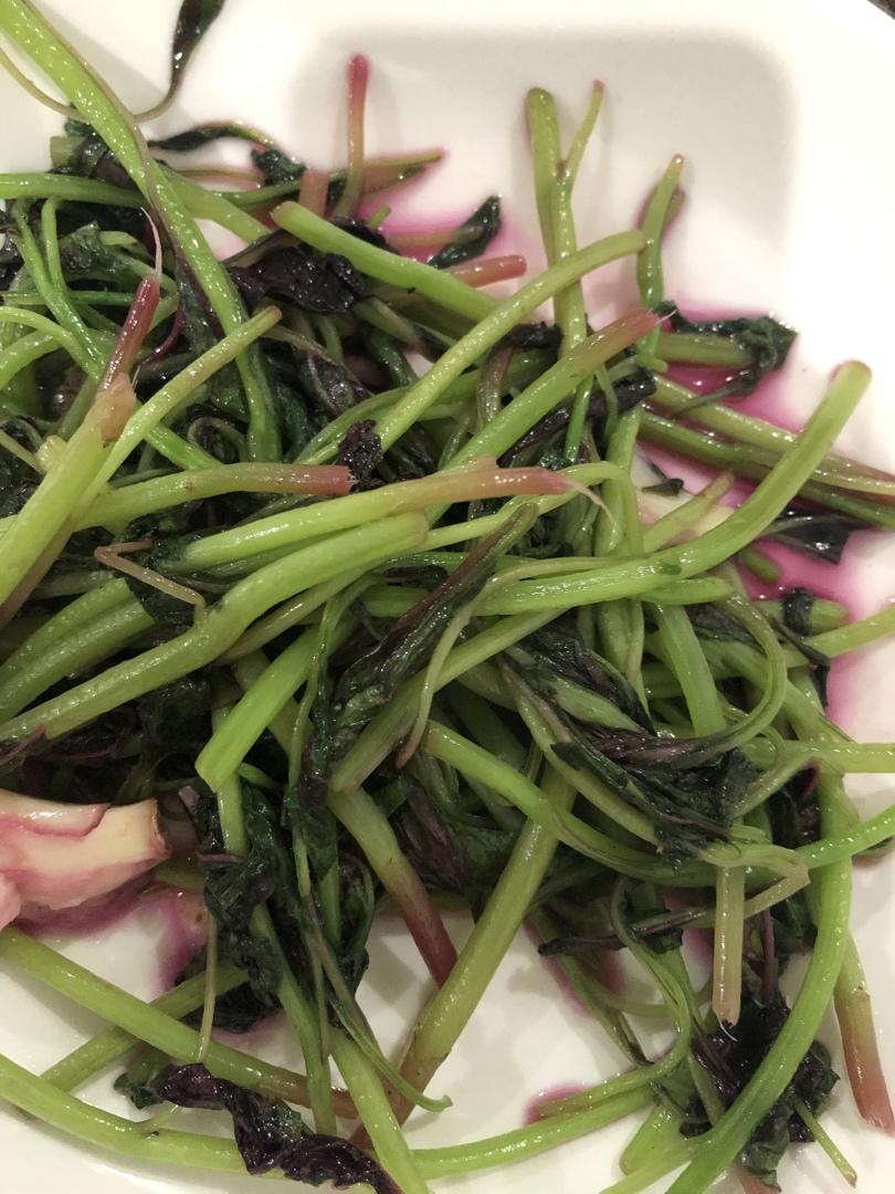 蒜茸炒红苋菜