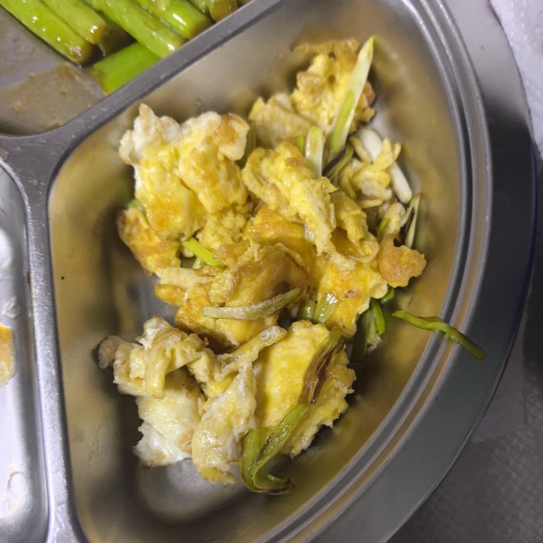 整个简单的韭黄炒蛋（手把手教学）