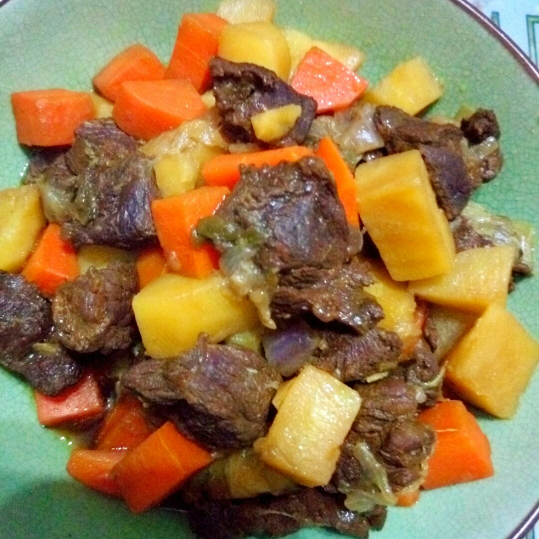 胡萝卜土豆烧牛腩