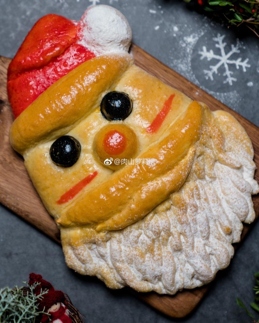 做过 圣诞老人面包 昨天平安夜大家都吃了苹果 今天圣诞节