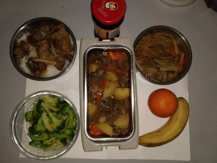 番茄土豆胡萝卜牛腩（牛肉鲜嫩的独家秘诀）
