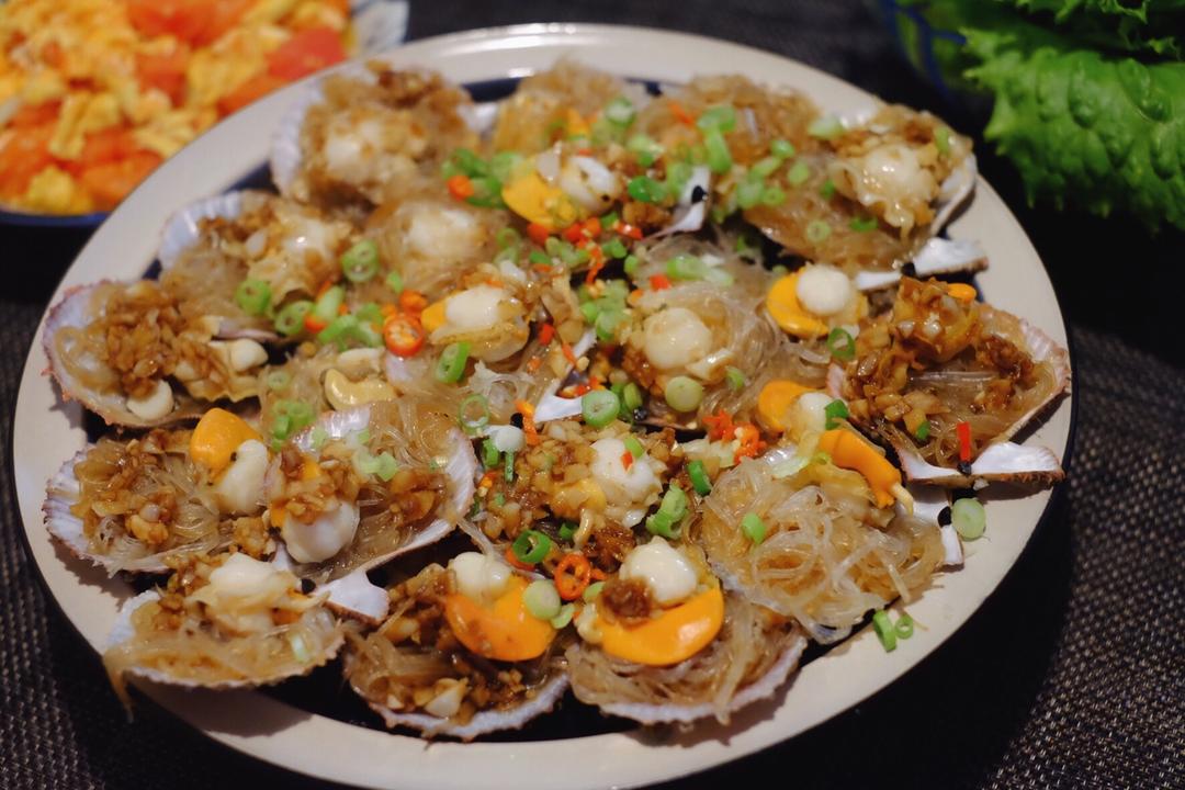 蒜蓉粉丝蒸扇贝粉丝入味有诀窍