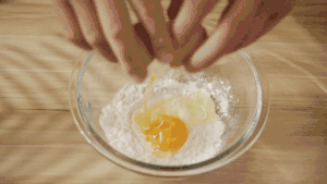 椒盐金针菇【孔老师教做菜】的做法 步骤2