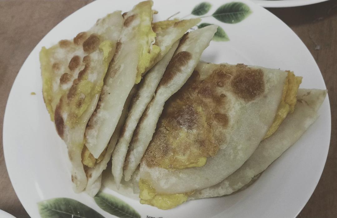 张张都鼓大泡的鸡蛋灌饼这样做不鼓大泡都难