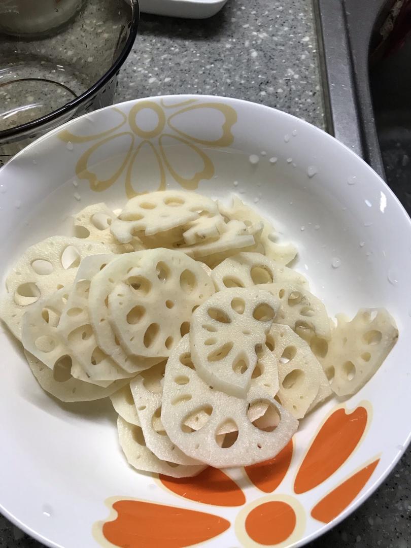 好吃到舔手指的椒盐藕片