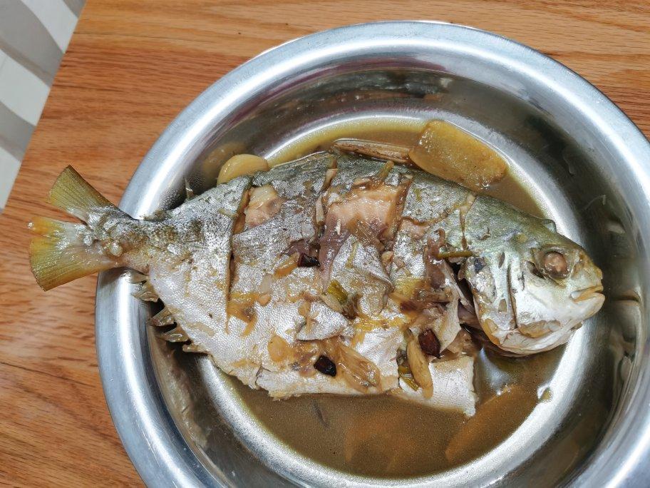 炖鲳鱼（超简单）（超鲜嫩）