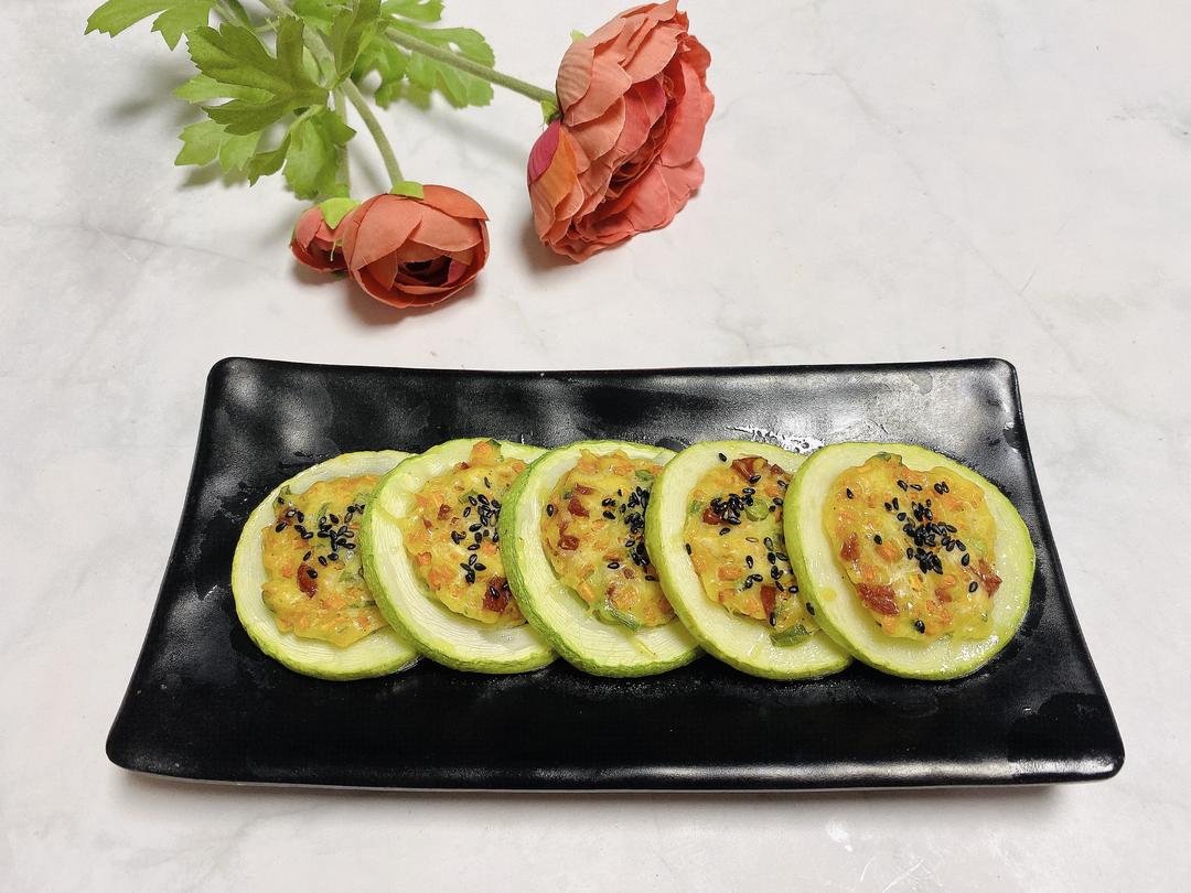 西葫芦香肠薄饼的做法