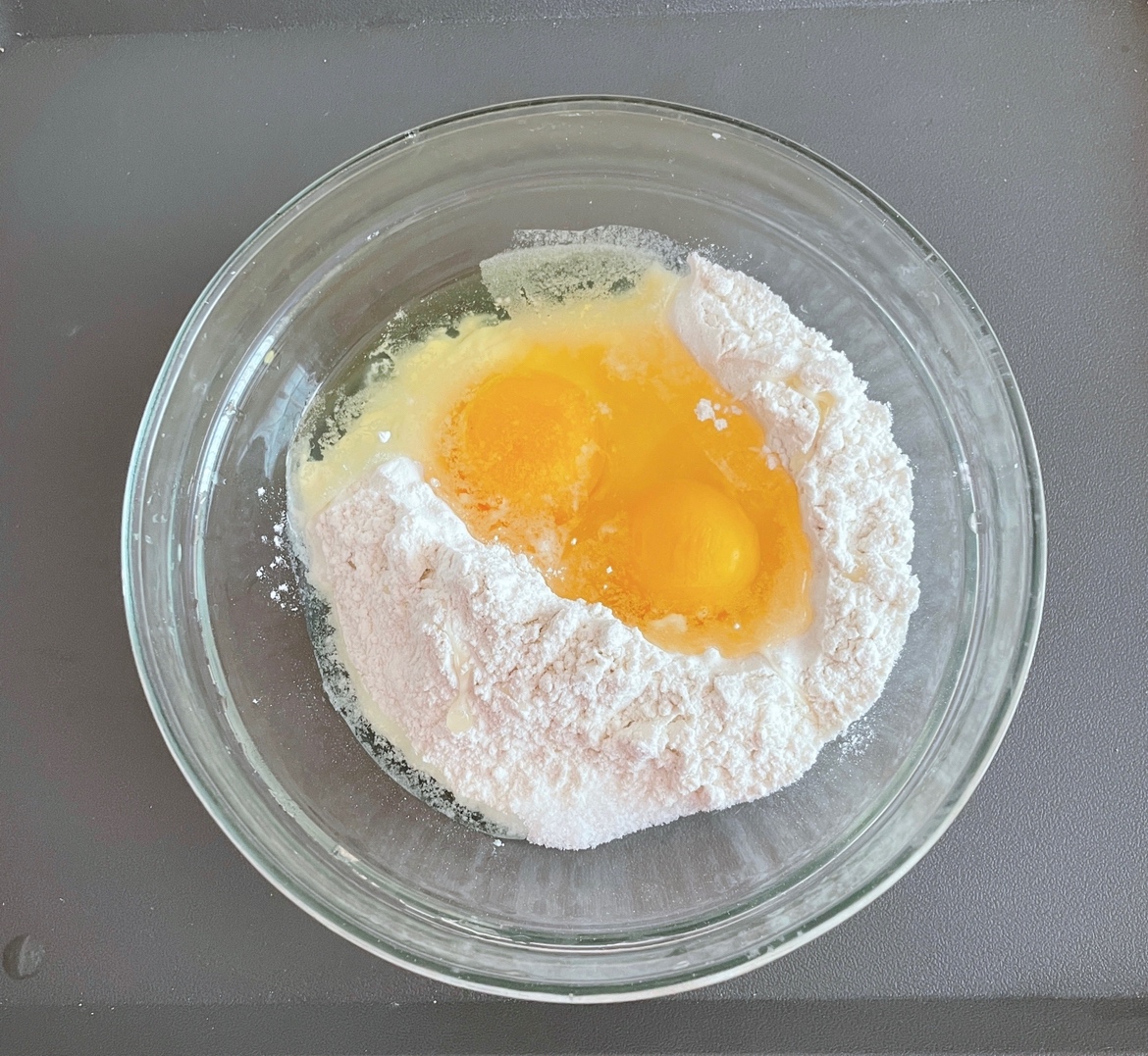 简单又营养的葱花鸡蛋饼的做法 步骤3