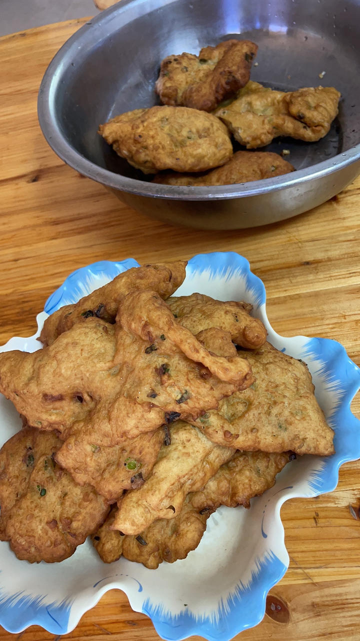 早餐店炸葱油饼 外酥里软 葱香味十足 附细节视频详解