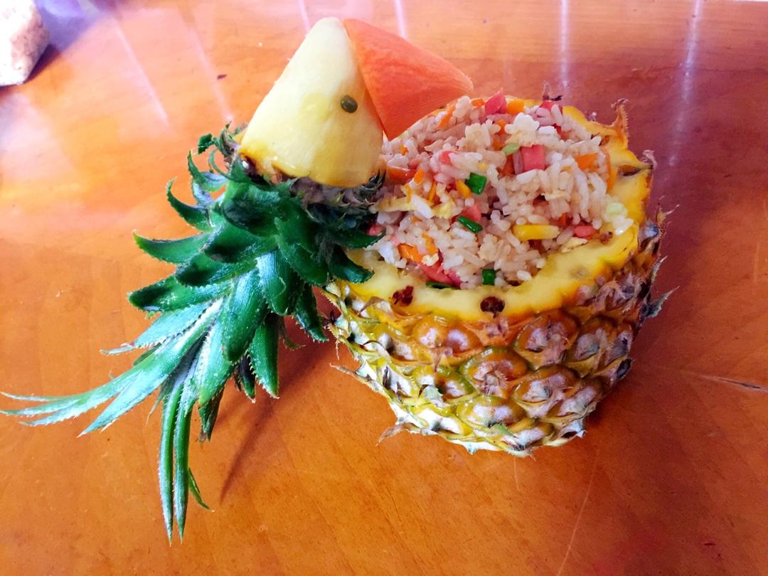 鸟语花香菠萝炒饭