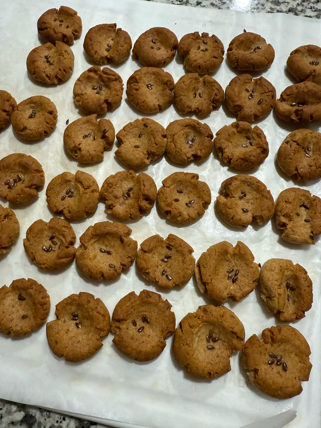 酥到掉渣的迷你小桃酥，一口一个，做法简单✅