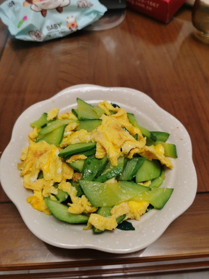黄瓜炒鸡蛋（能吃出肉味的）