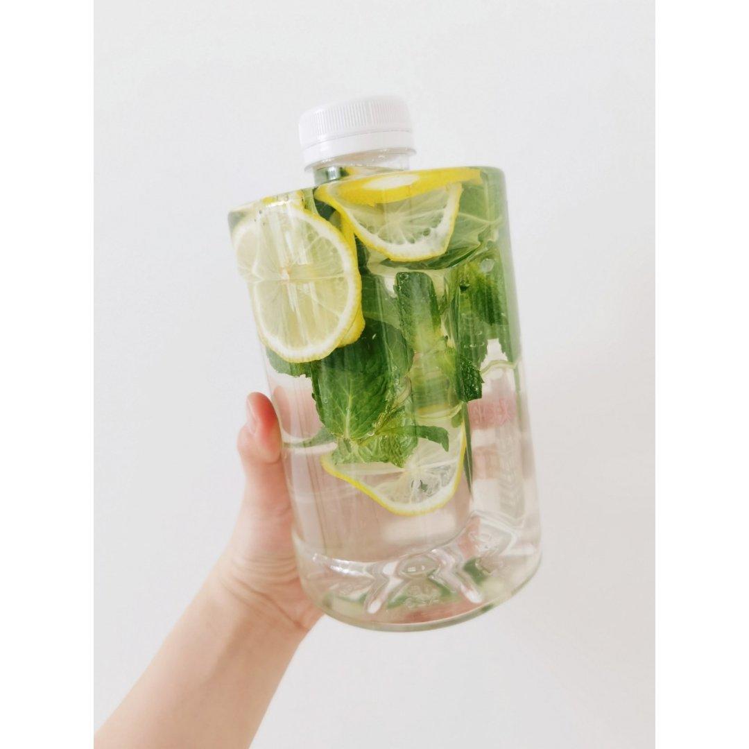 Detox Water(健康排毒水）