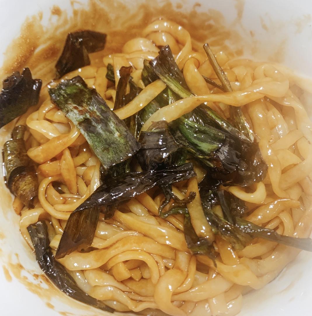 葱油拌面Spring Onion Noodles