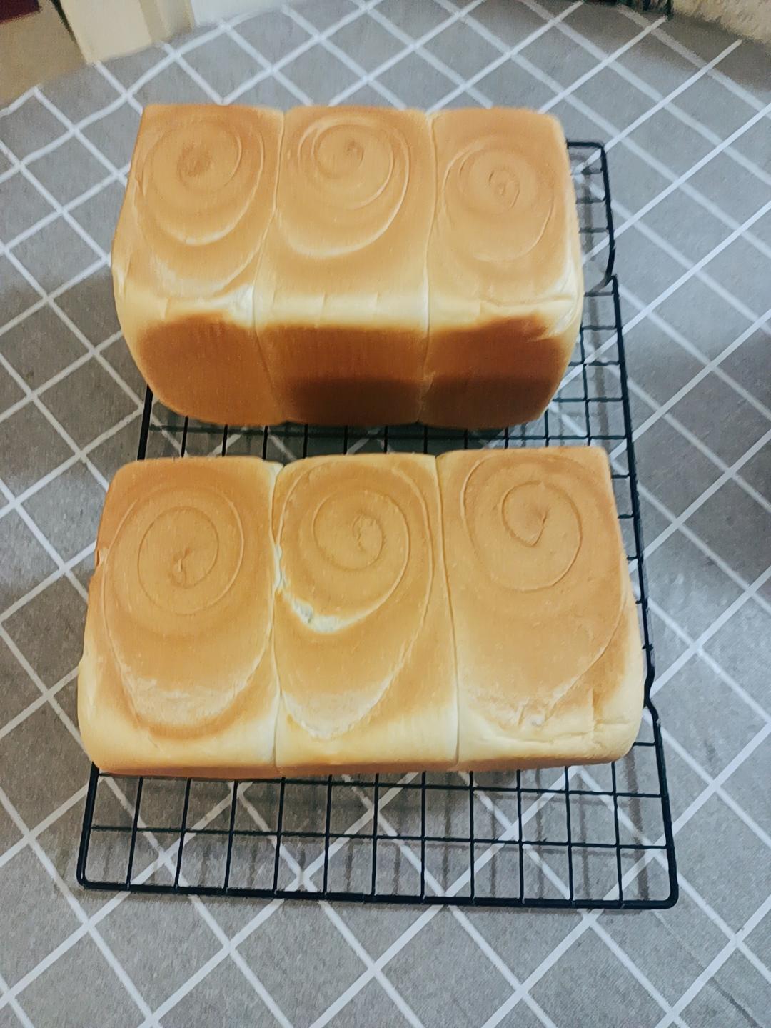 升级版奶香手撕吐司