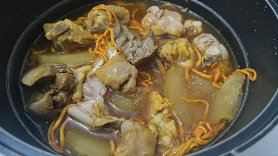 冬瓜虫草花鸡腿（桑拿鸡）