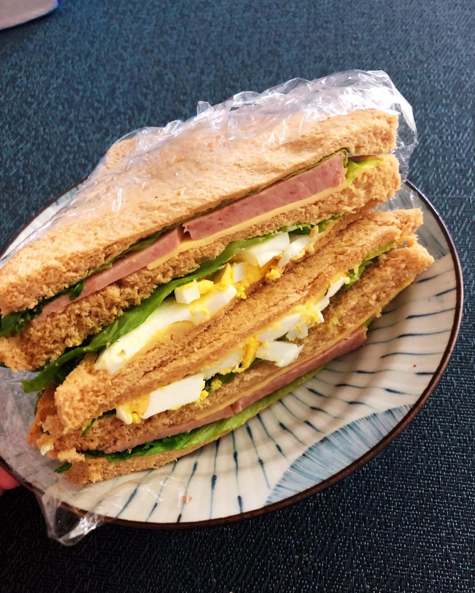 如何做超厚的沼三明治~详细tip！牛油果鸡蛋午餐肉三明治~