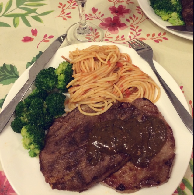 黑椒牛排（配土豆/鸡蛋，意面/蔬菜）