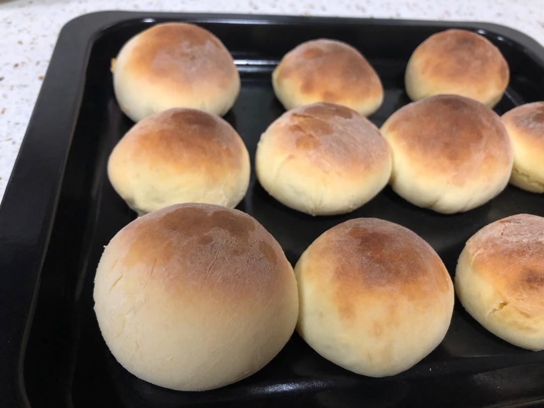 料足奶黄面包