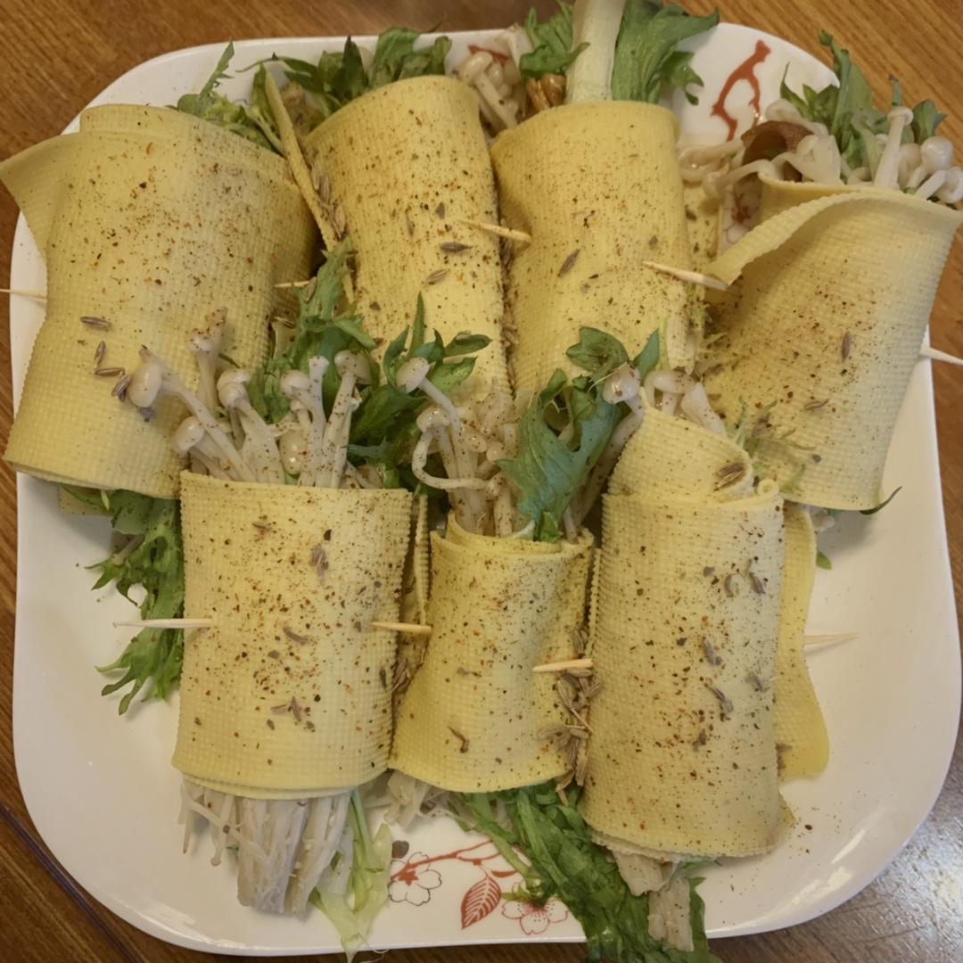 和风辣烤豆皮金针菇卷——北鼎烤箱食谱