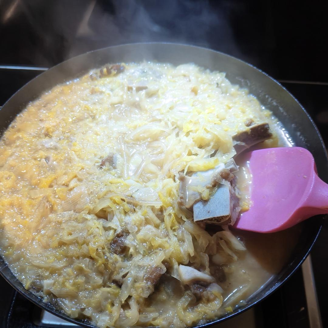 东北菜【排骨酸菜炖粉条】