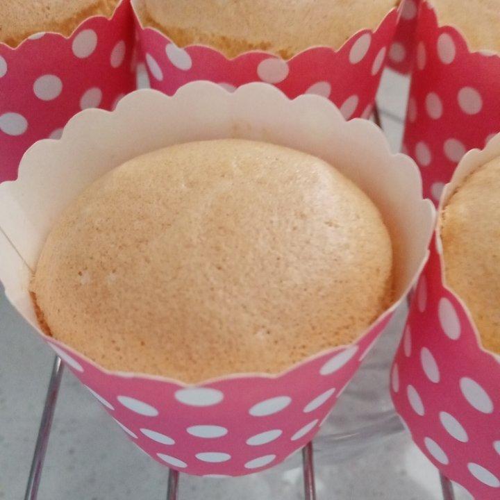 软萌软萌的古早味纸杯蛋糕