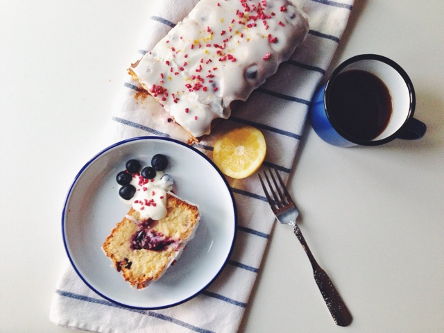 蓝莓柠檬酪枕头蛋糕(Lemon curd & blueberry loaf cake)