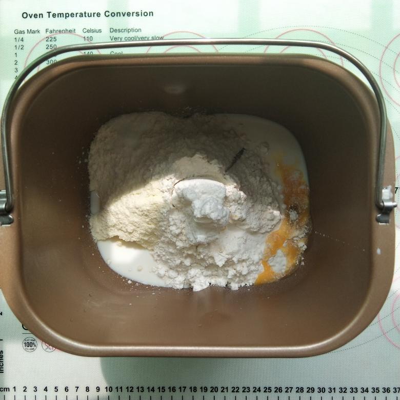 纯奶手撕吐司的做法 步骤1