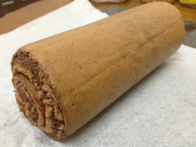 波点可可奶油蛋糕卷