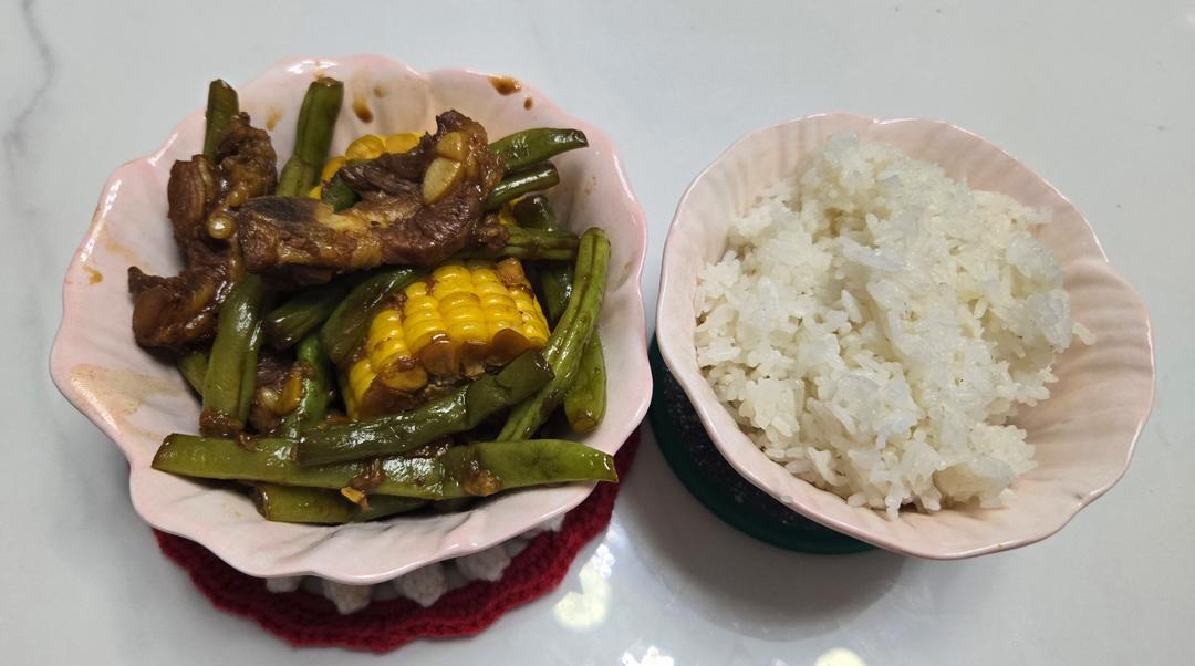硬菜代表--排骨炖豆角土豆（豆角焖面胚子）