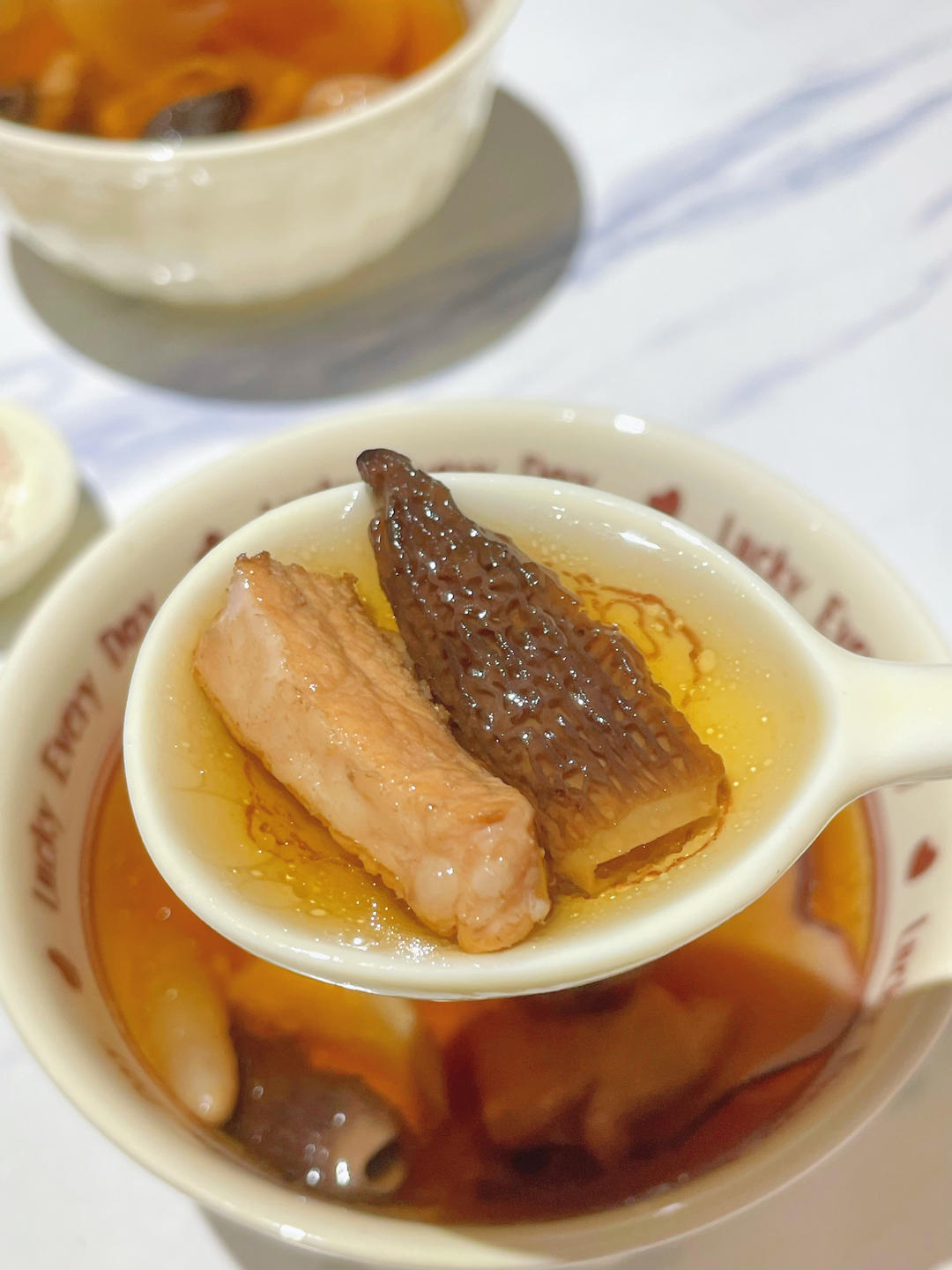 清热润肺‼️提高免疫力‼️羊肚菌海底椰瘦肉汤🍲的做法 步骤8