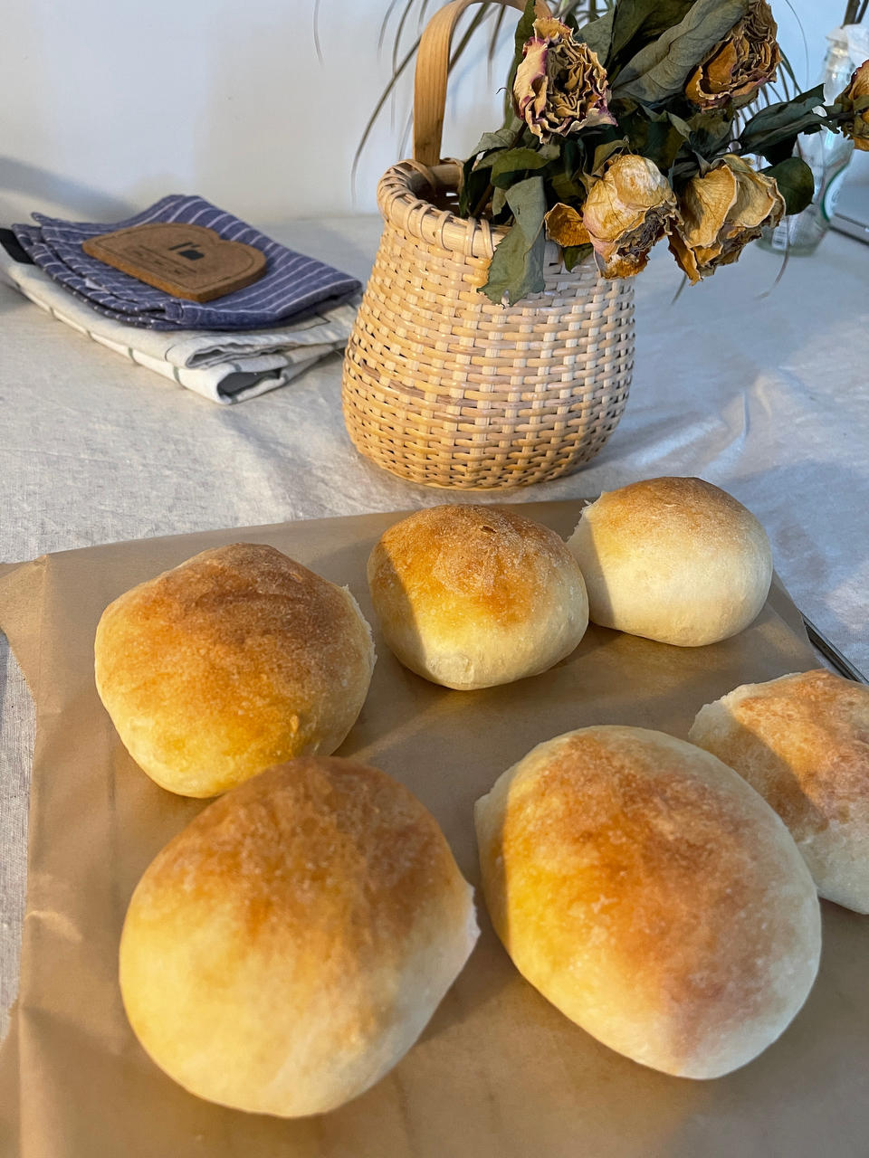 脆皮猪仔包、吐司、法棍