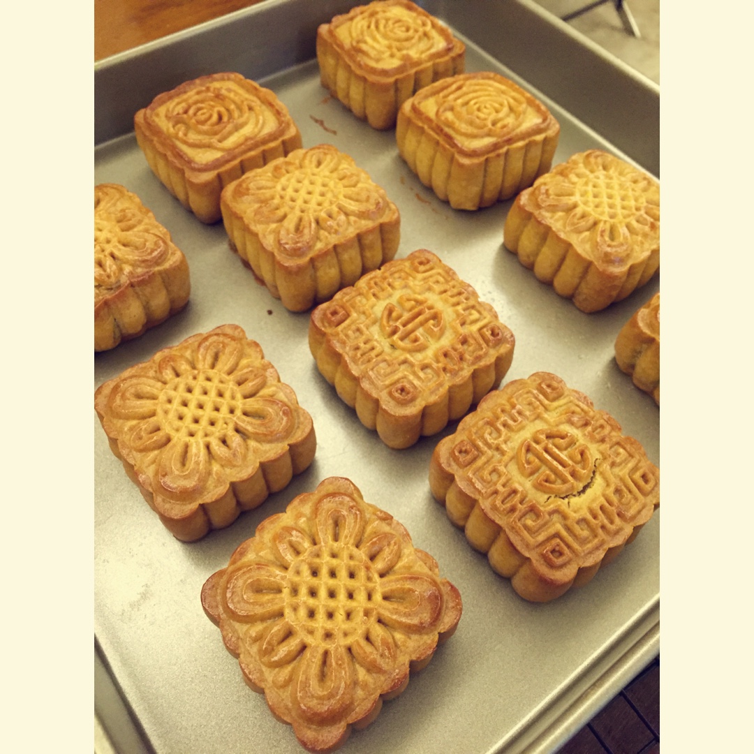 广式月饼——蛋黄莲蓉月饼