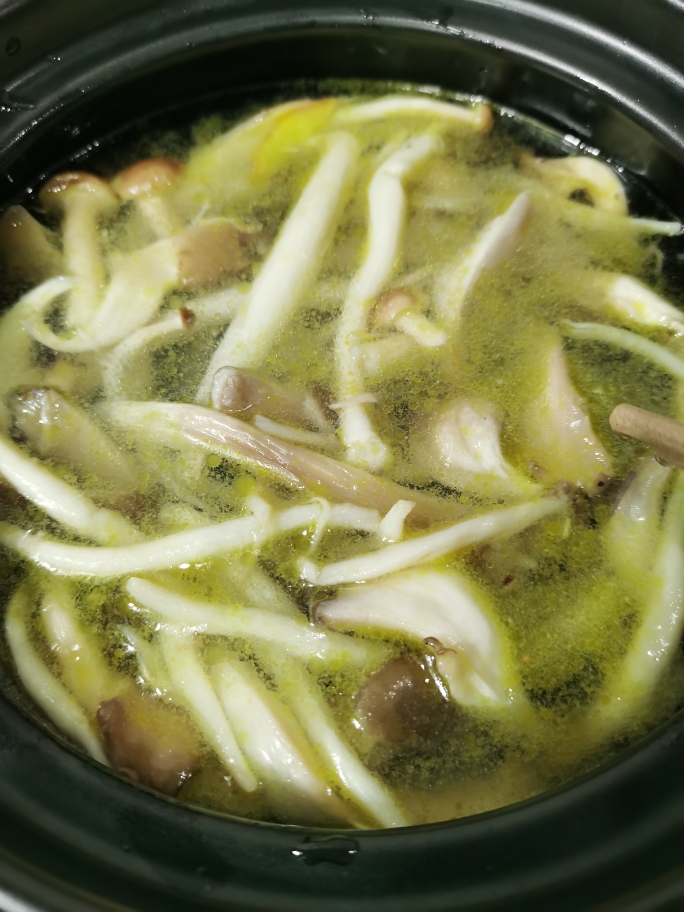 冬日暖锅  双菇汤的做法 步骤4