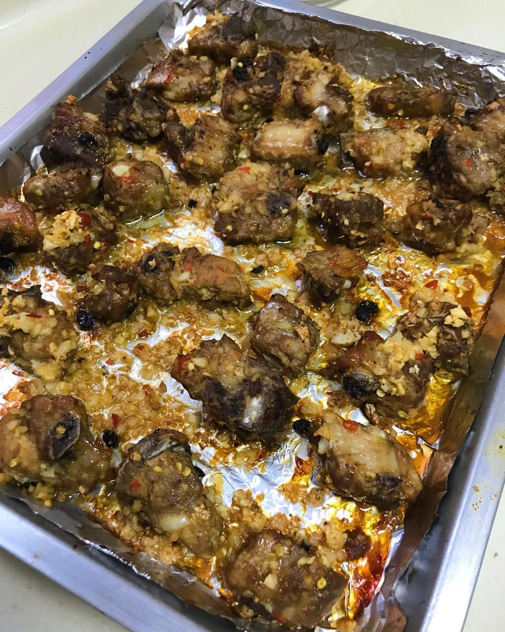 香到骨头里的蒜香排骨（烤箱）
