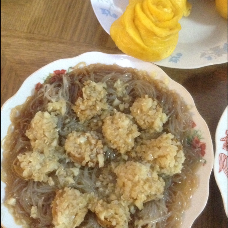 蒜蓉粉丝蒸鲍鱼