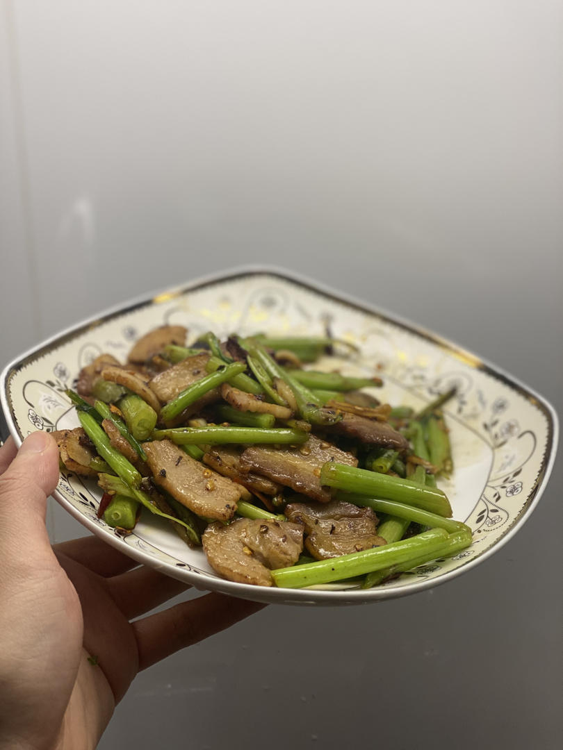 茼蒿炒腊肉