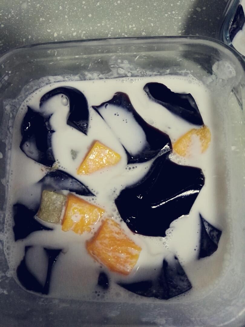 芒果椰汁烧仙草