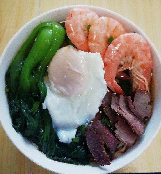 豪华版鲜虾牛肉面（超级快手版）