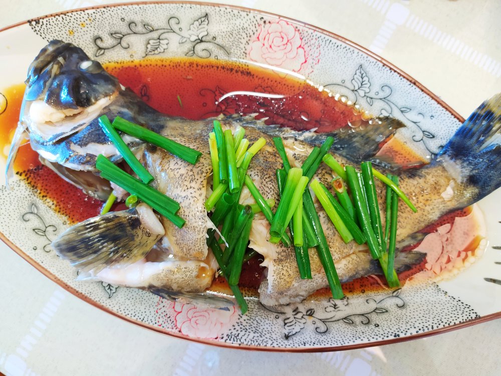 清蒸鱼（鲈鱼/多宝鱼/桂花鱼/石斑鱼……）