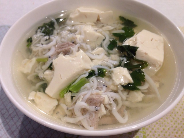 银鱼豆腐汤